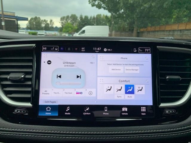 2025 Chrysler Pacifica Select