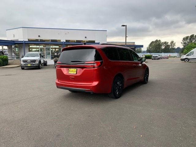 2025 Chrysler Pacifica Select