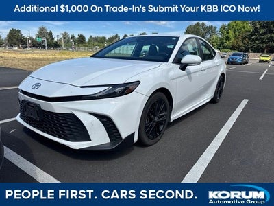 2025 Toyota Camry SE