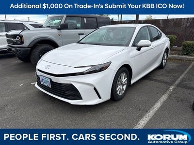 2025 Toyota Camry LE