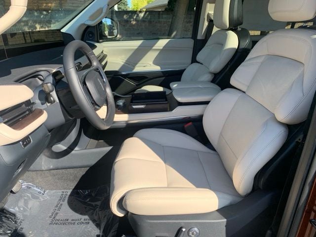 2027 Lincoln Navigator Reserve