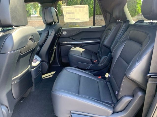 2027 Lincoln Navigator L Reserve