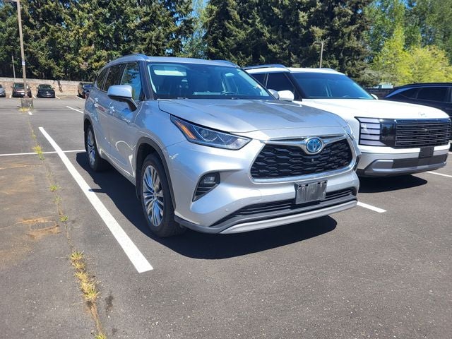 2021 Toyota Highlander Hybrid Platinum