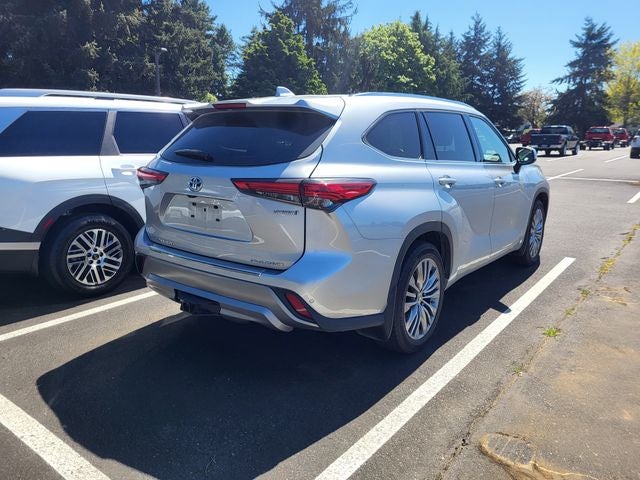 2021 Toyota Highlander Hybrid Platinum
