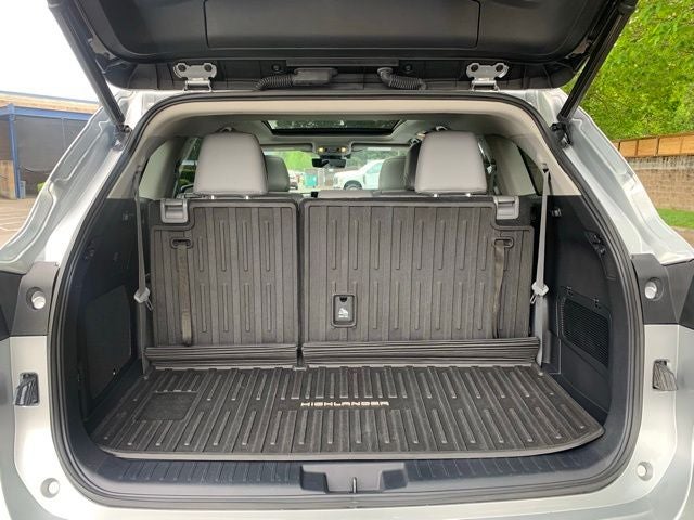 2021 Toyota Highlander Hybrid Platinum