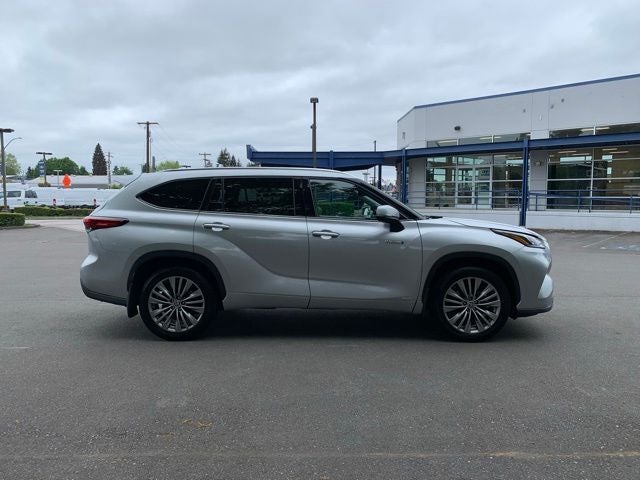 2021 Toyota Highlander Hybrid Platinum