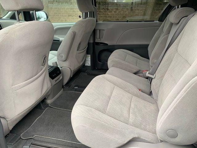 2019 Toyota Sienna LE 7 Passenger