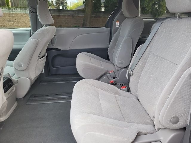 2019 Toyota Sienna LE 7 Passenger