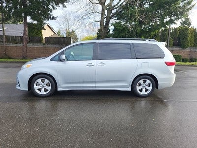 2019 Toyota Sienna LE 7 Passenger