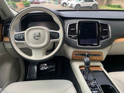 2021 Volvo XC90 T5 Momentum