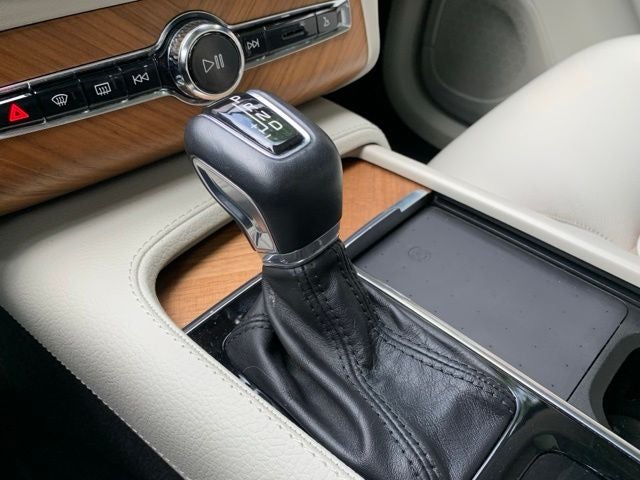 2021 Volvo XC90 T5 Momentum
