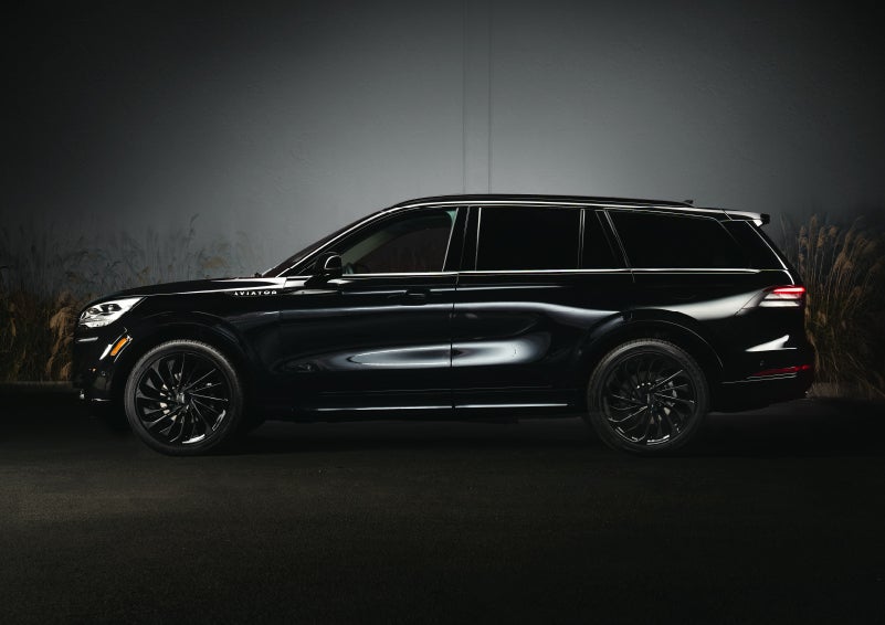 A 2024 Lincoln Aviator® SUV is shown in the Infinite Black exterior color | Korum Lincoln in Puyallup WA