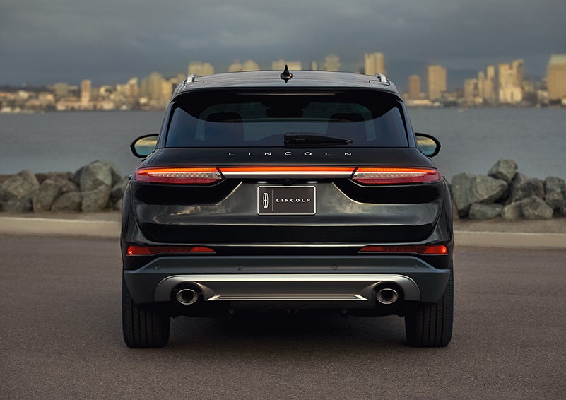 The rear lighting of the 2024 Lincoln Corsair® SUV spans the entire width of the vehicle. | Korum Lincoln in Puyallup WA
