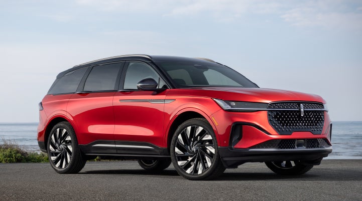 A 2024 Lincoln Nautilus® Reserve model is shown with the stylish available Jet Appearance Package. | Korum Lincoln in Puyallup WA