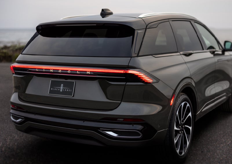 The rear of a 2024 Lincoln Black Label Nautilus® SUV displays full LED rear lighting. | Korum Lincoln in Puyallup WA