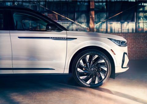 The wheels of the available Jet Appearance Package are highlighted. | Korum Lincoln in Puyallup WA