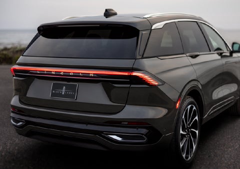The rear of a 2025 Lincoln Black Label Nautilus® SUV displays full LED rear lighting. | Korum Lincoln in Puyallup WA
