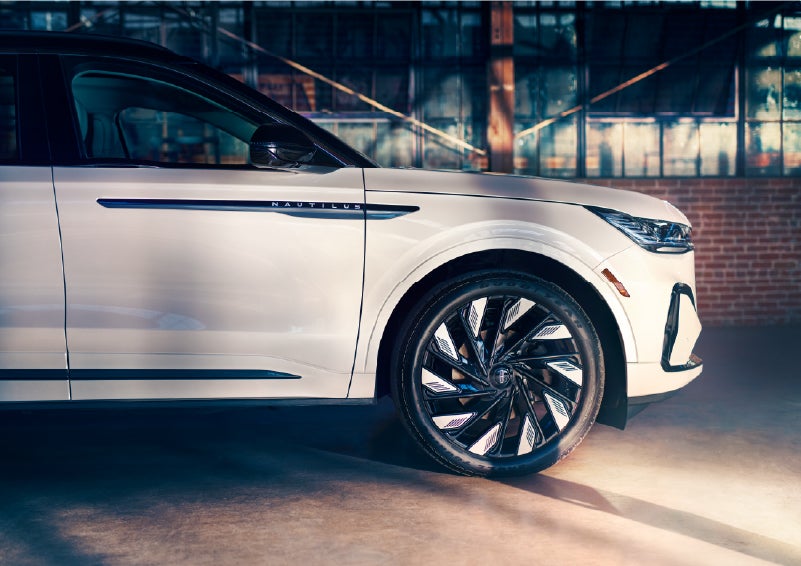 The wheels of the available Jet Appearance Package are highlighted. | Korum Lincoln in Puyallup WA