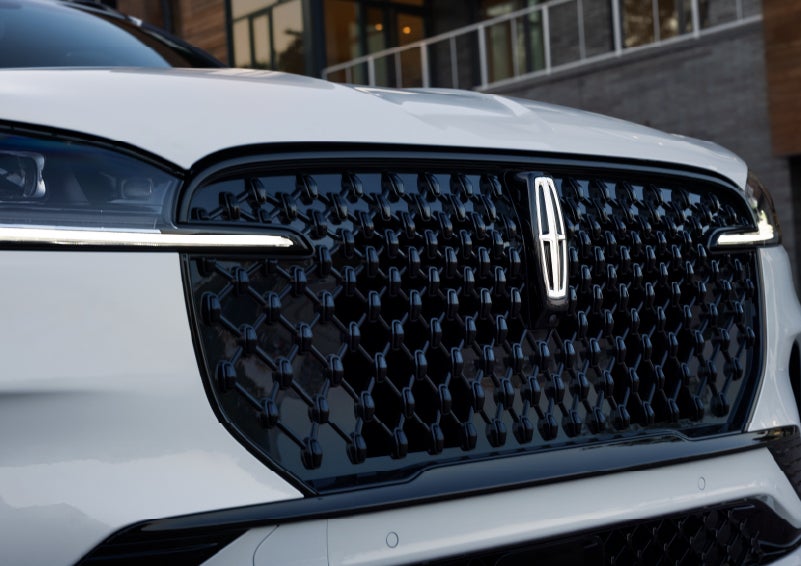 The front grille of a 2026 Lincoln Aviator® SUV is shown. | Korum Lincoln in Puyallup WA