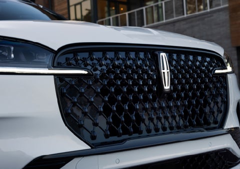 The front grille of a 2026 Lincoln Aviator® SUV is shown. | Korum Lincoln in Puyallup WA