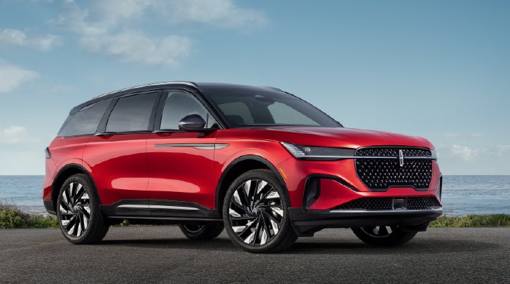 A 2026 Lincoln Nautilus® Reserve model is shown with the stylish available Jet Appearance Package. | Korum Lincoln in Puyallup WA