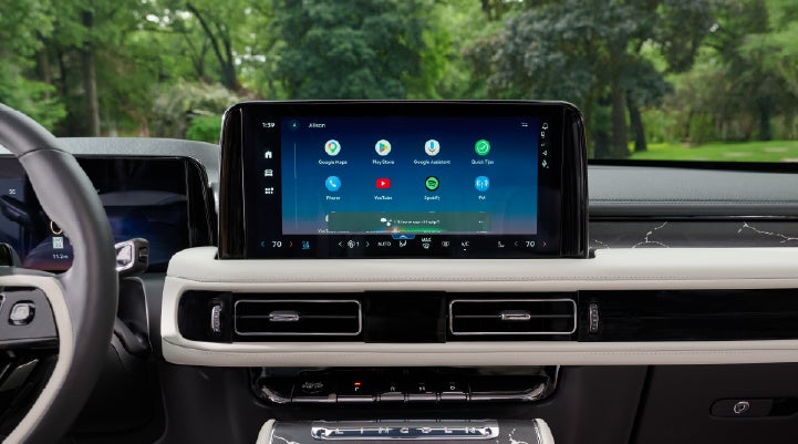 The center touchscreen inside a 2027 Lincoln Aviator® Black Label™ SUV | Korum Lincoln in Puyallup WA